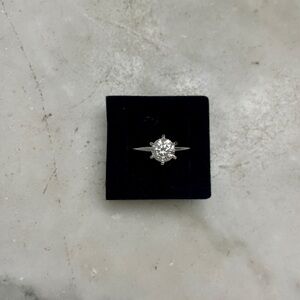 Gorgeous 1.5 Carat Lab Grown Diamond Ring Size 7💍